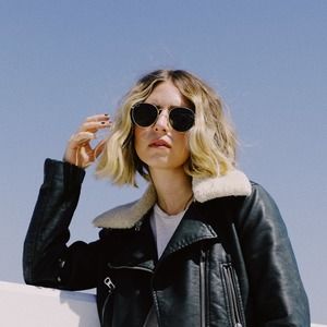 Meet your Posher, Joni